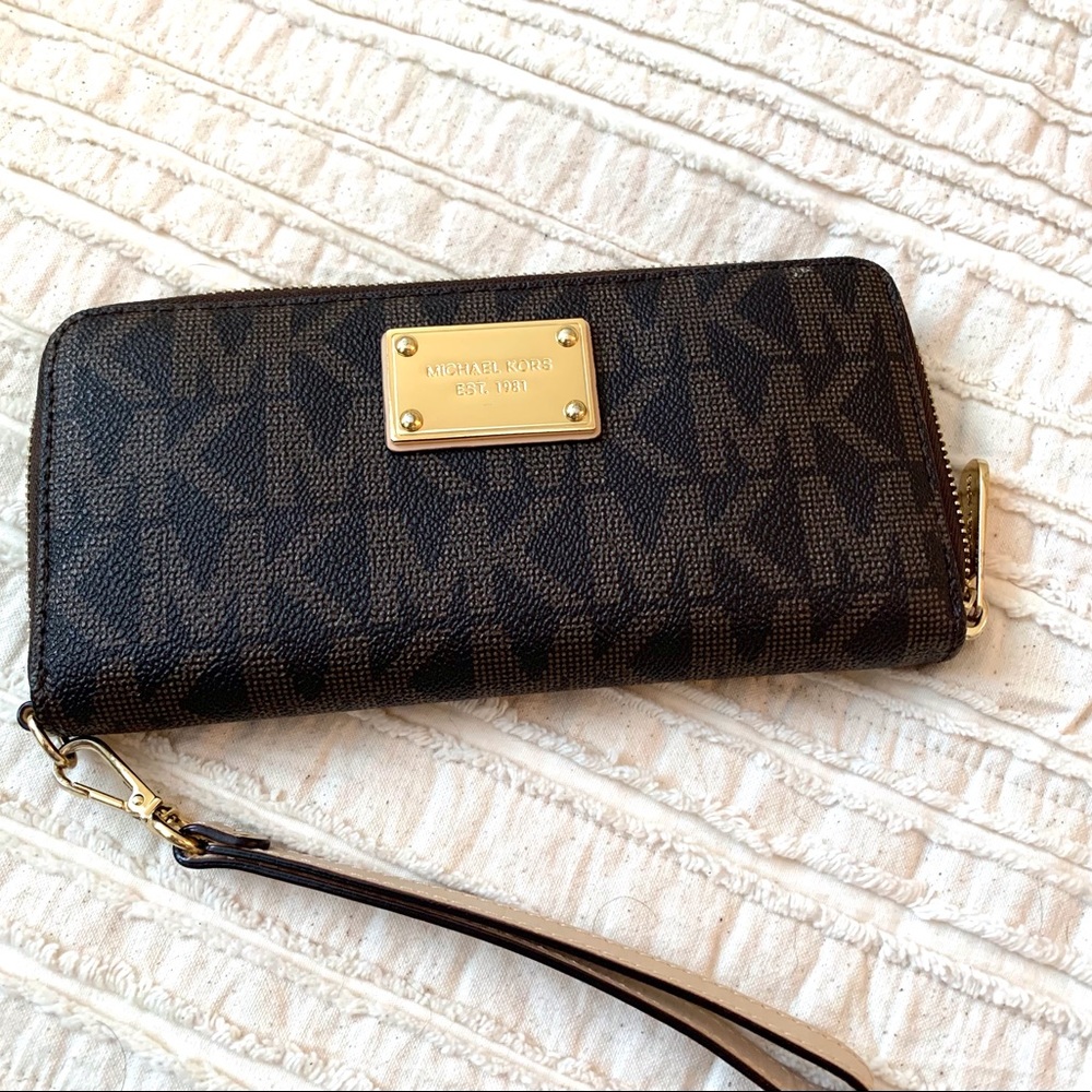 Michael Kors Wallet with strap